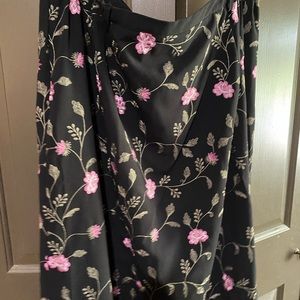 Dress Barn black skirt with embroidered flowers